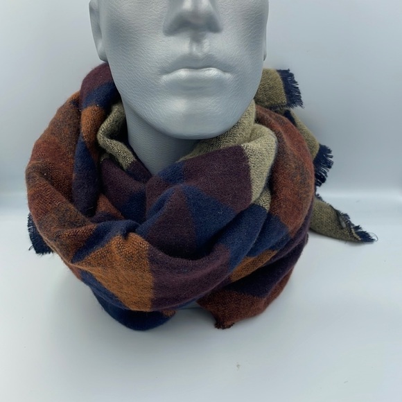 Scarf Wrap Fall Colors Fringed Ends Soft - Picture 2 of 8
